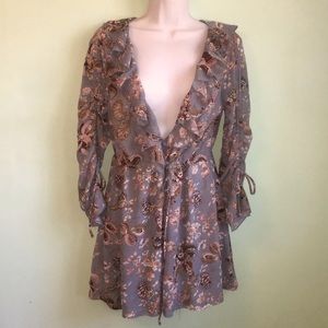 NWOT boohoo Blue Floral Romper Size 8